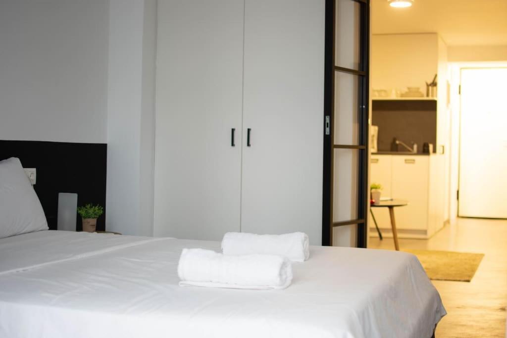 City Stroll Apartment เอเธนส์ ภายนอก รูปภาพ