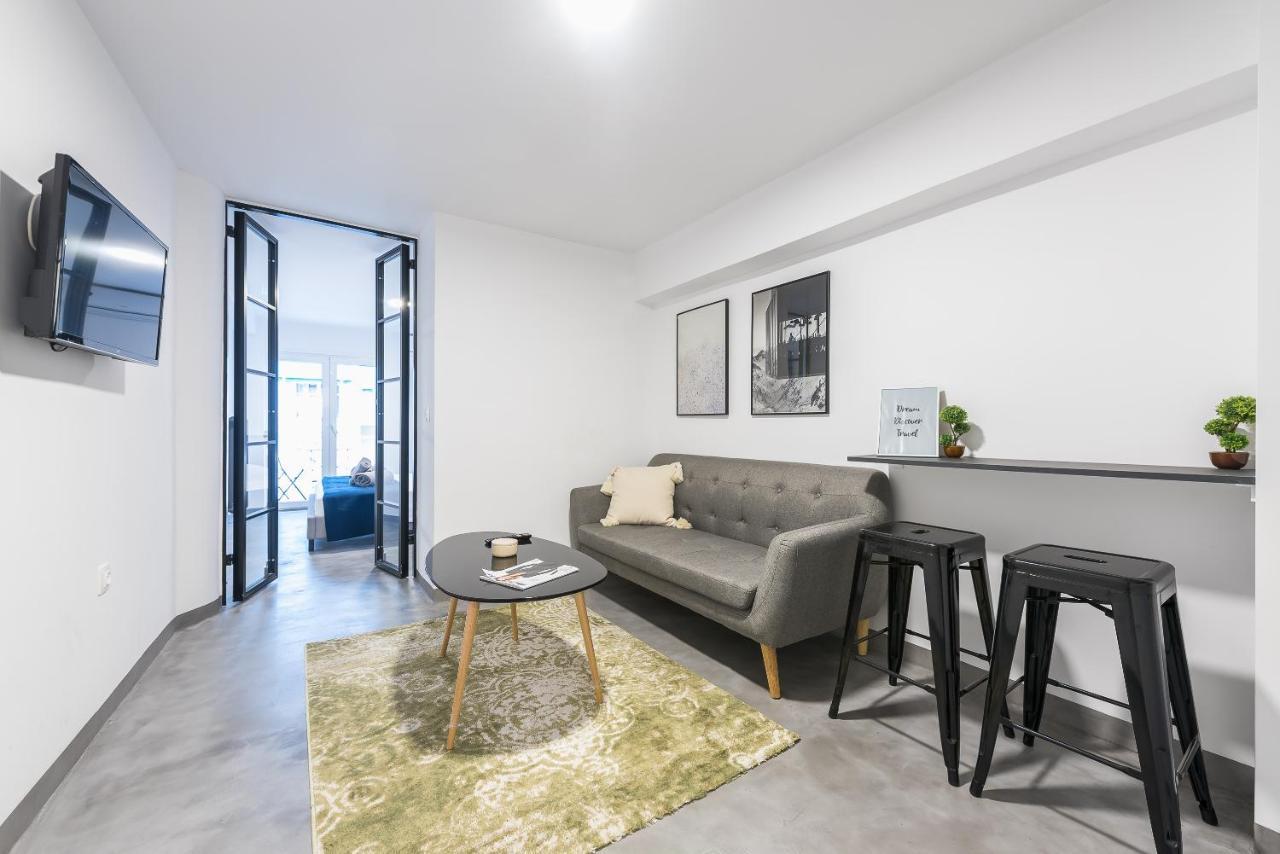City Stroll Apartment เอเธนส์ ภายนอก รูปภาพ