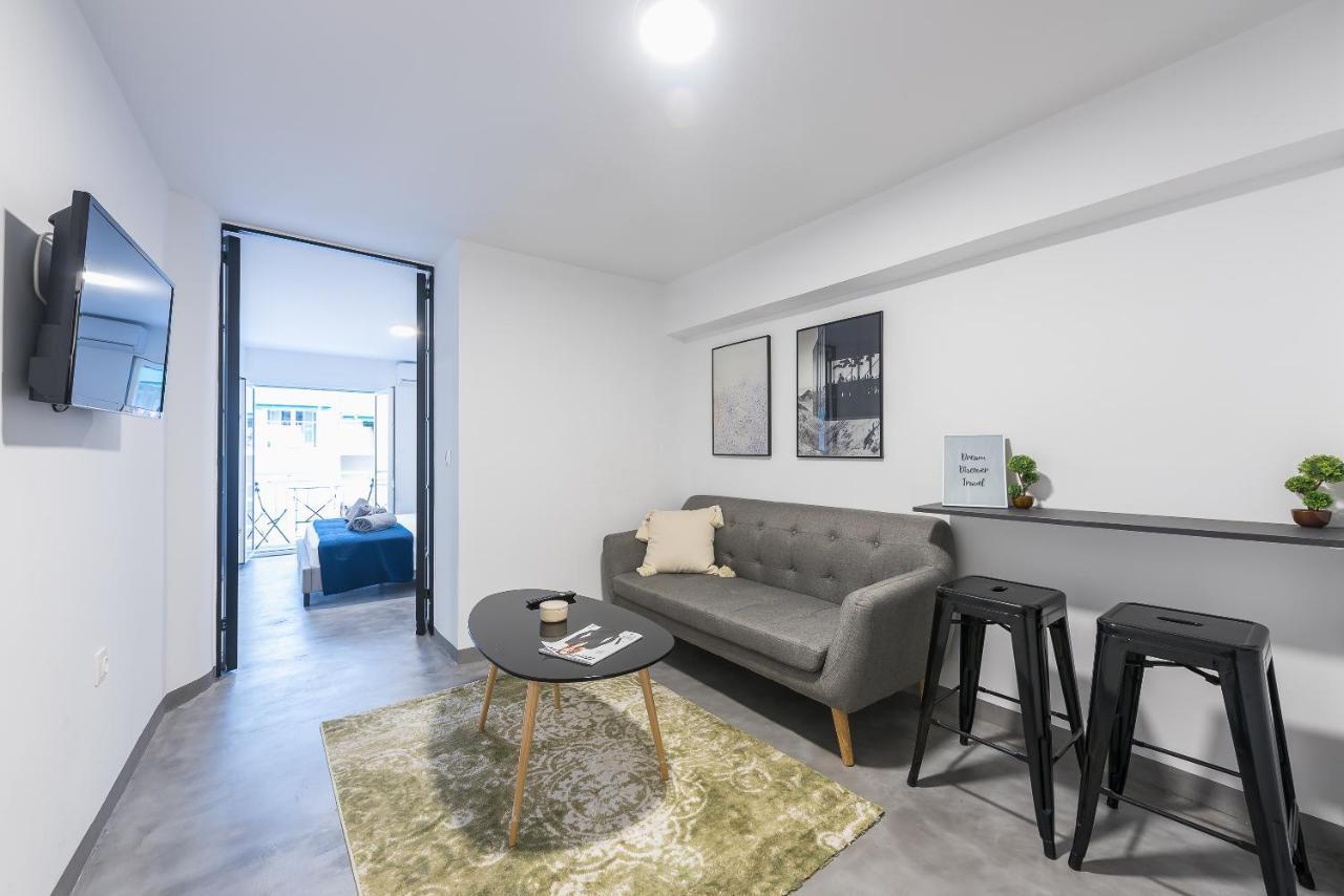 City Stroll Apartment เอเธนส์ ภายนอก รูปภาพ