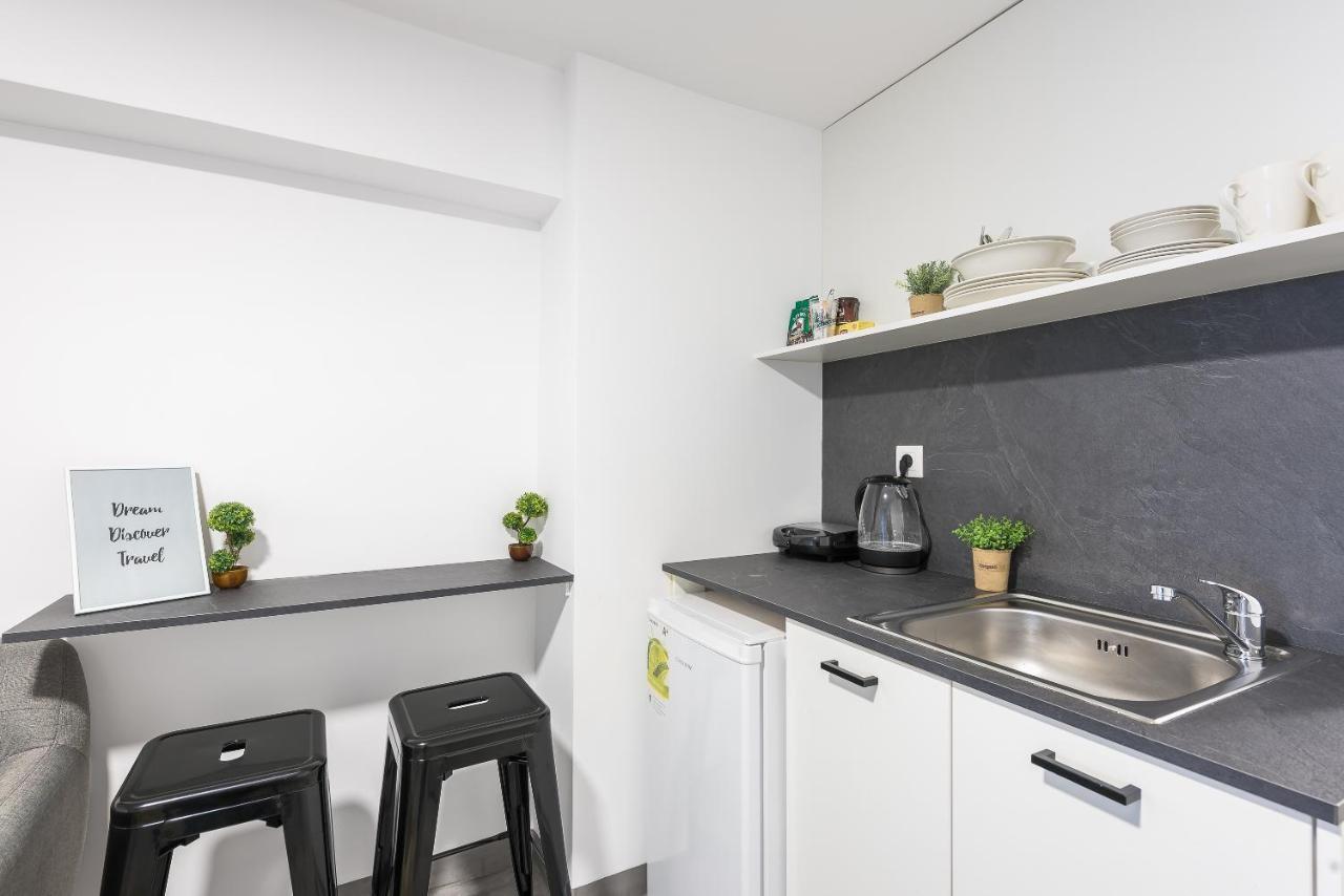 City Stroll Apartment เอเธนส์ ภายนอก รูปภาพ