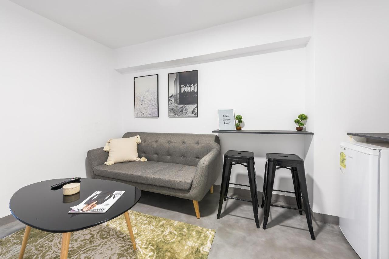 City Stroll Apartment เอเธนส์ ภายนอก รูปภาพ